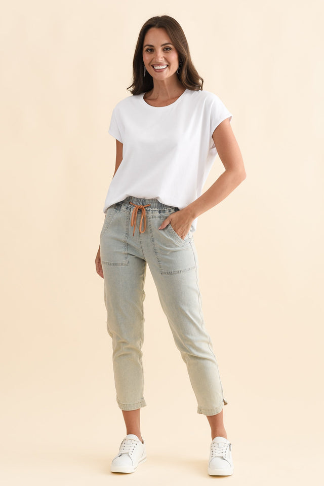 alt text|model:MJ image 8