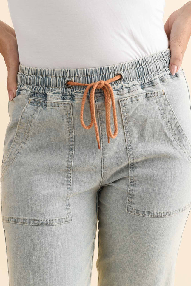 alt text|model:MJ image 7