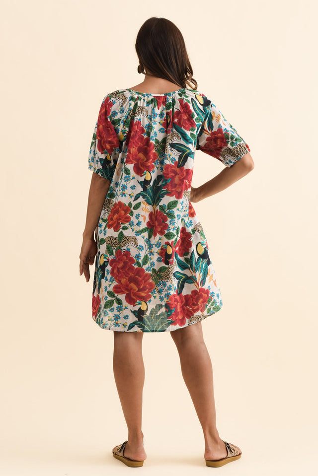 alt text|model:Cara image 5