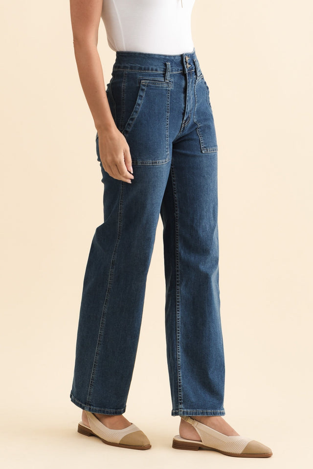 alt text|model:MJ image 3