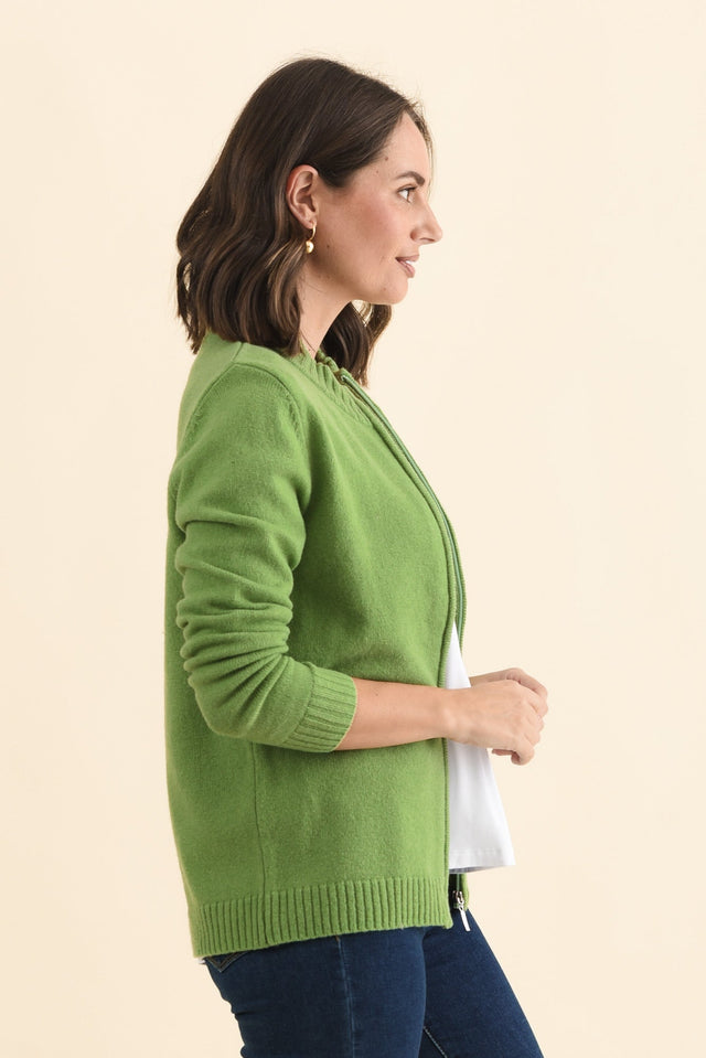 alt text|model:MJ image 3