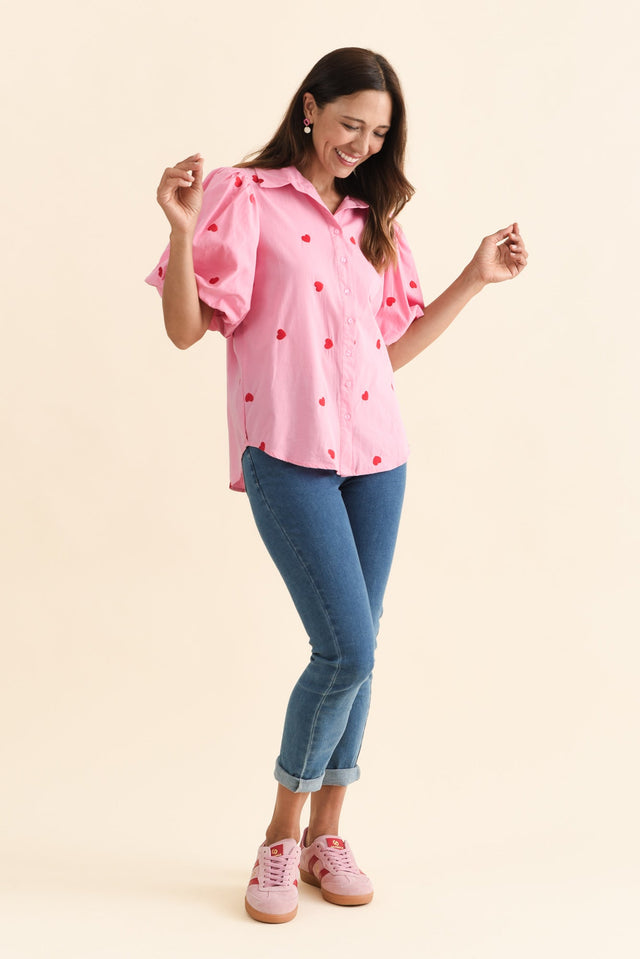 alt text|model:Cara image 7