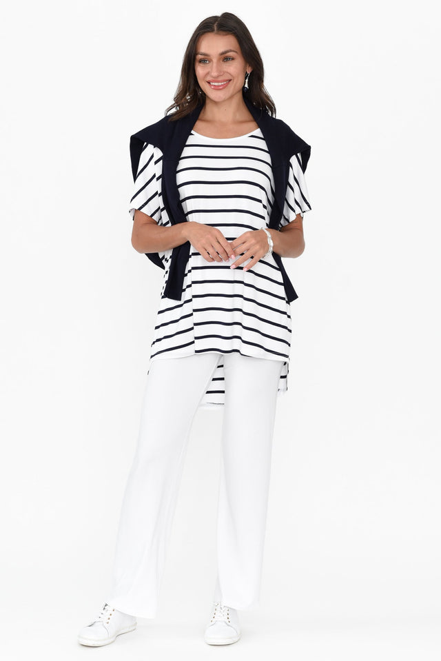 alt text|model:Brontie image 2