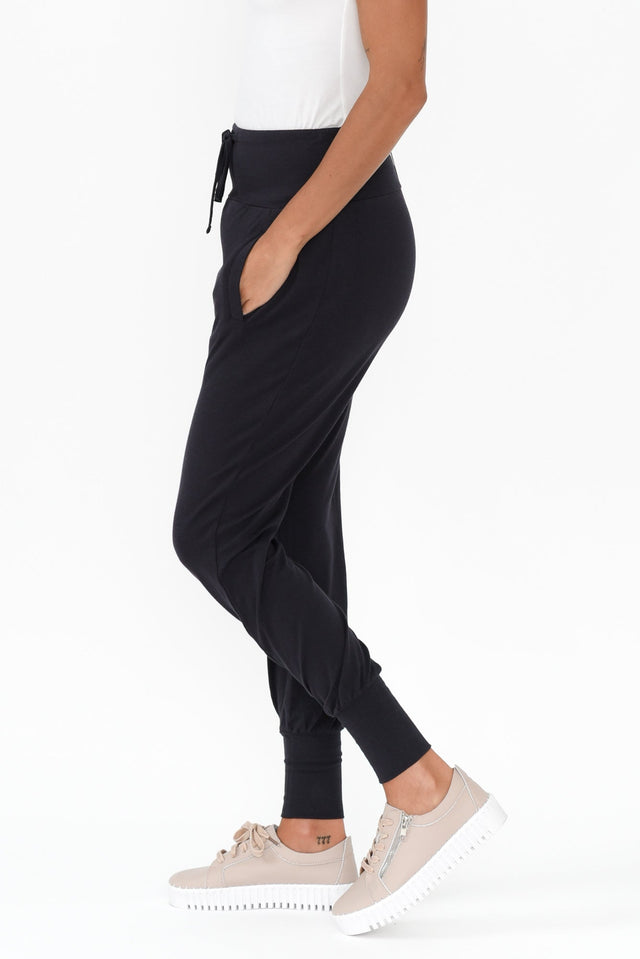 alt text|model:Brontie image 5