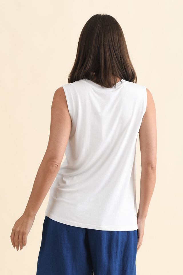 alt text|model:MJ image 5