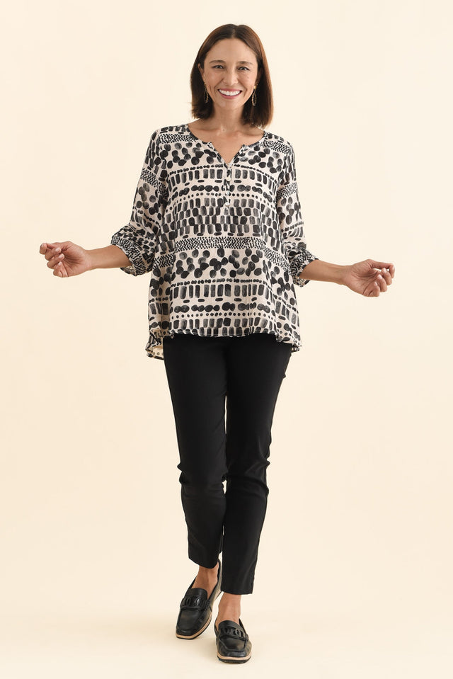 alt text|model:Cara image 7