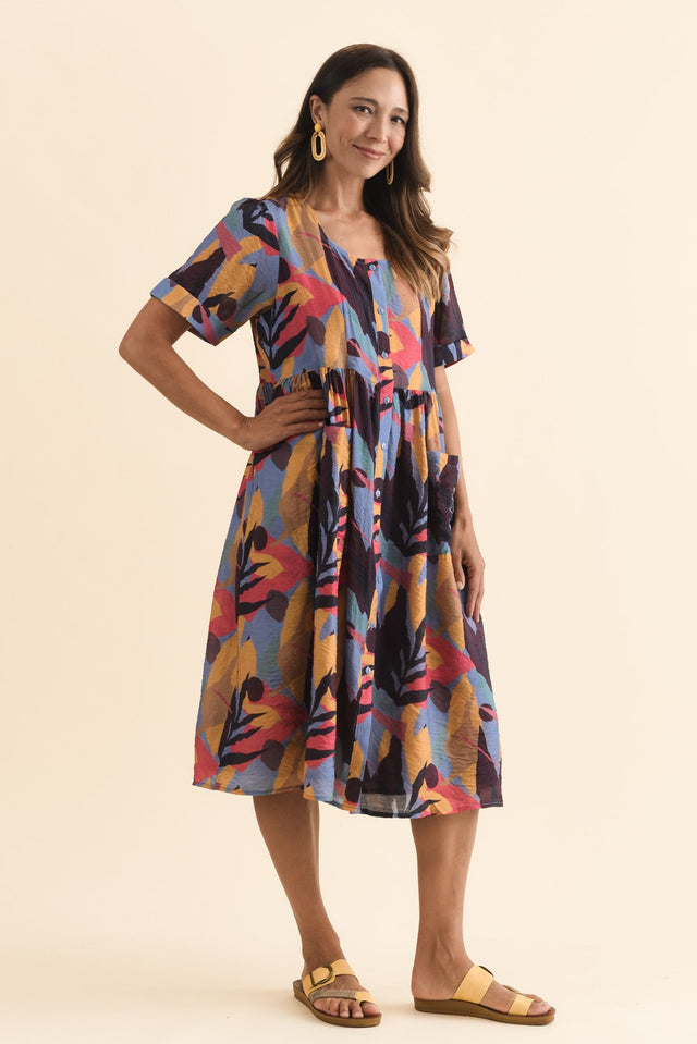 alt text|model:Cara image 4