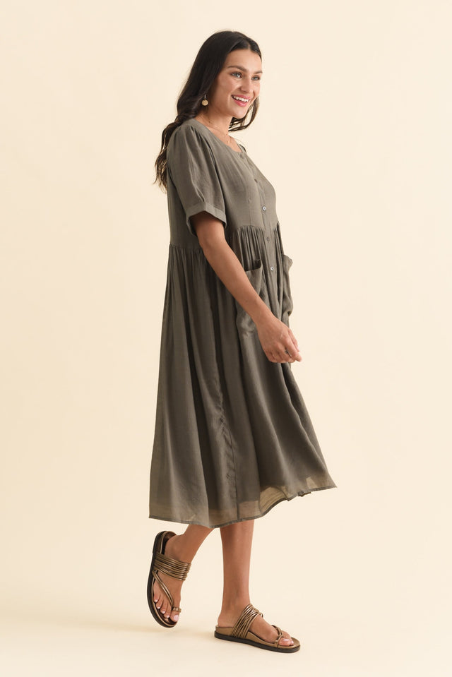 alt text|model:Brontie image 4