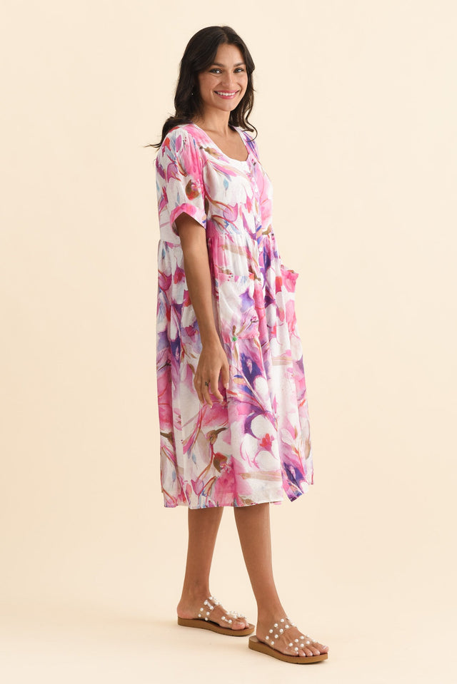 alt text|model:Brontie image 3