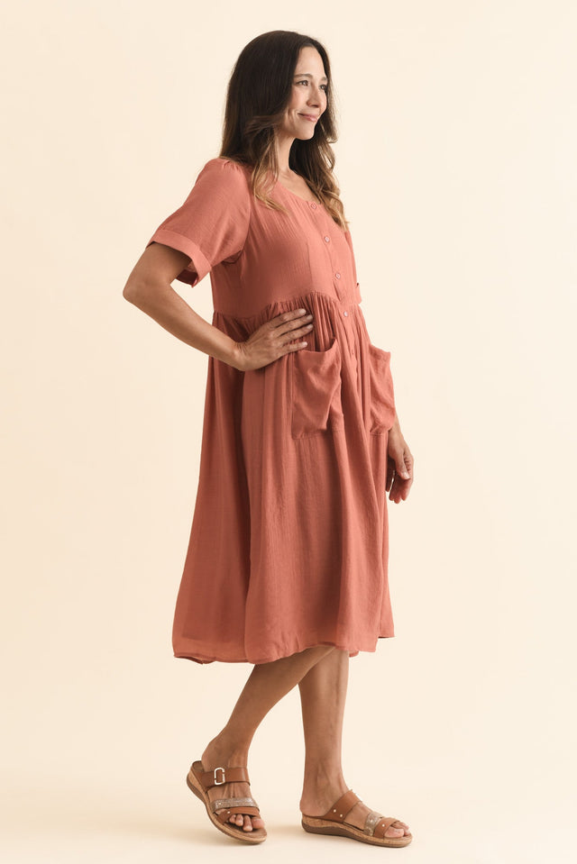 alt text|model:Cara image 4