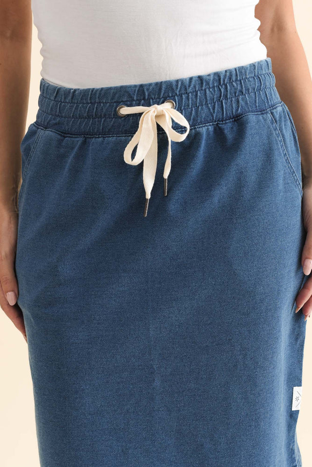 alt text|model:MJ image 5