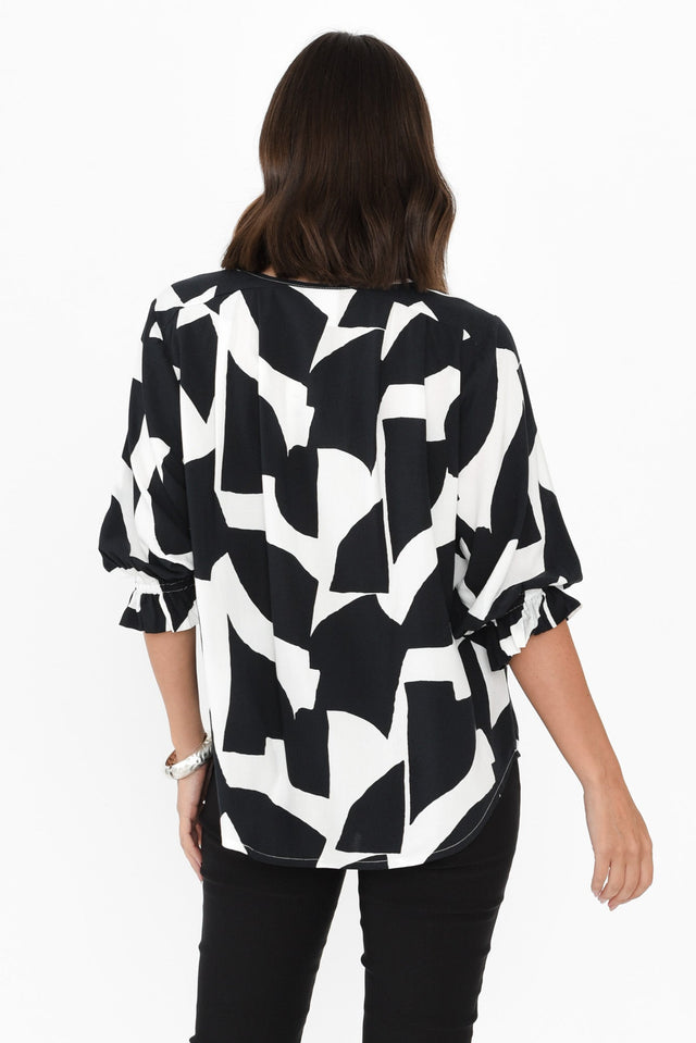 alt text|model:MJ image 5