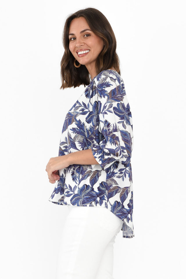 alt text|model:MJ image 4