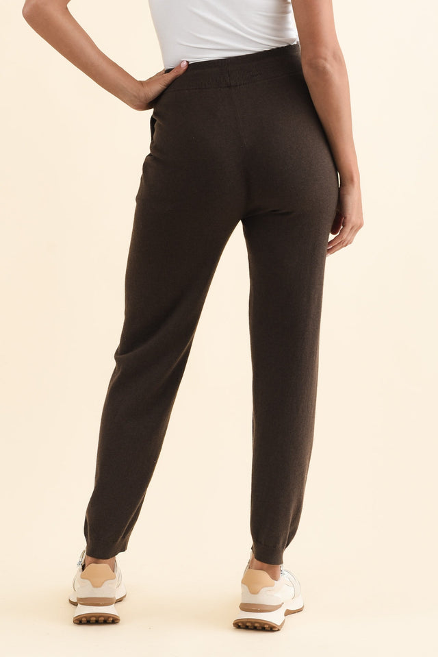 alt text|model:Brontie image 4