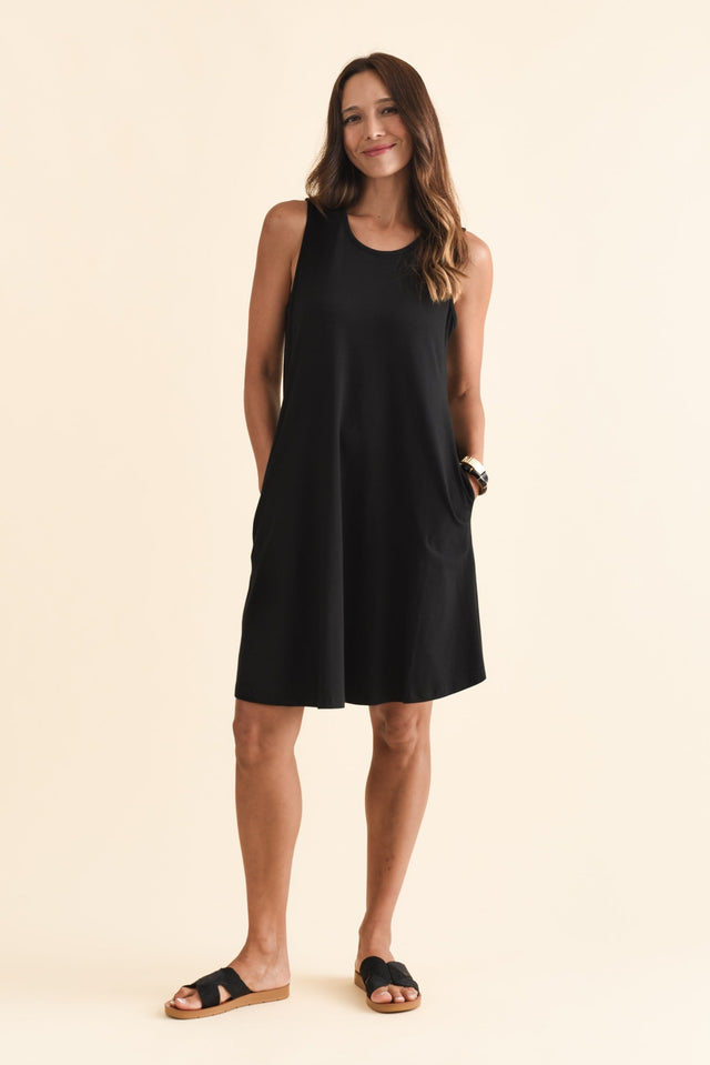 alt text|model:Cara image 2