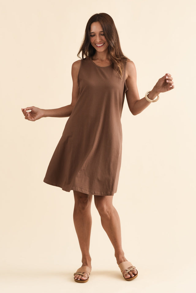 alt text|model:Cara image 3