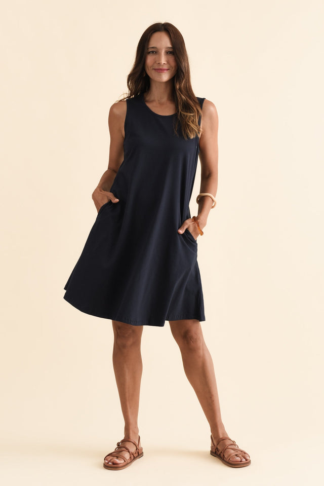 alt text|model:Cara image 7