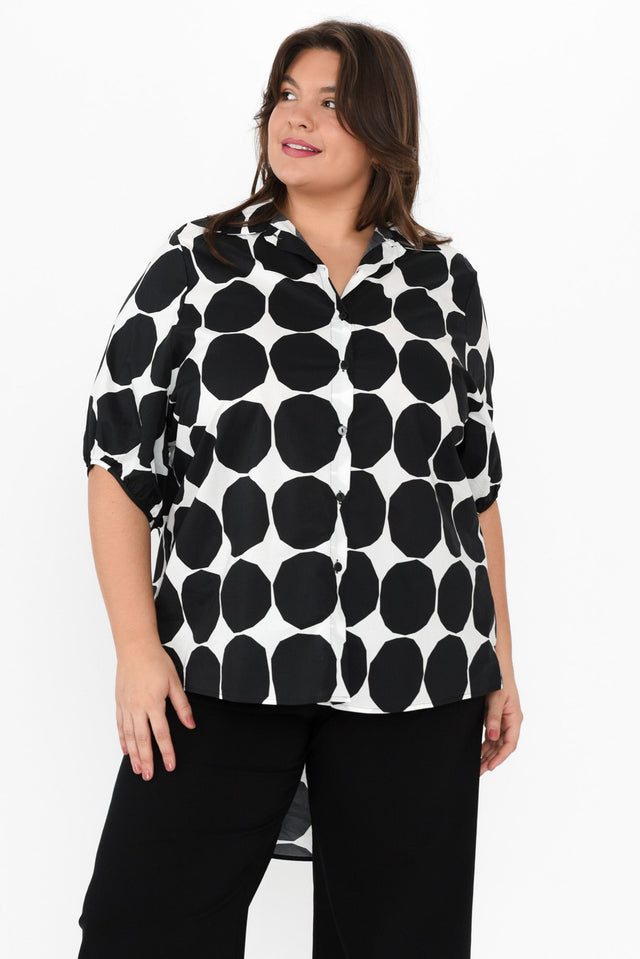 plus-size,curve-tops,plus-size-sleeved-tops,plus-size-shirts,plus-size-tunics,plus-size-cotton-tops,plus-size-work-edit,alt text|model:Gabby image 9