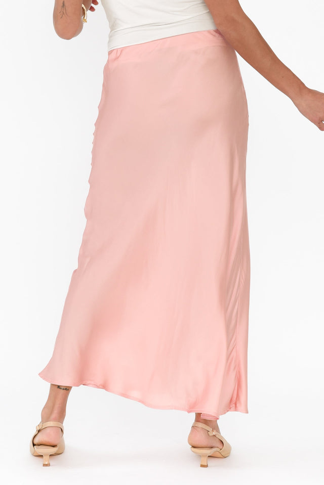 alt text|model:Brontie image 4