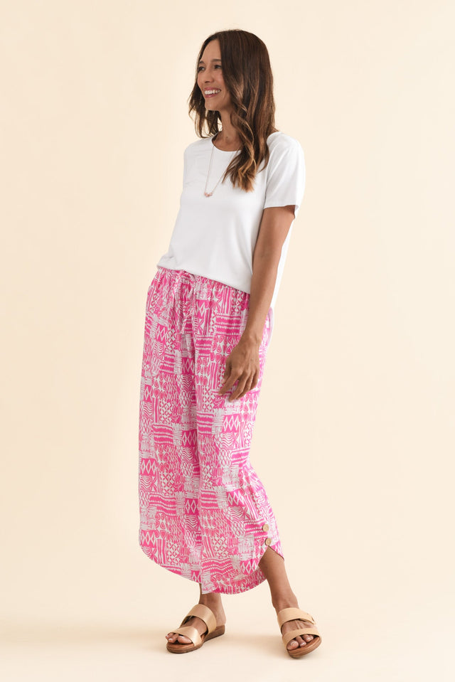 alt text|model:Cara image 6