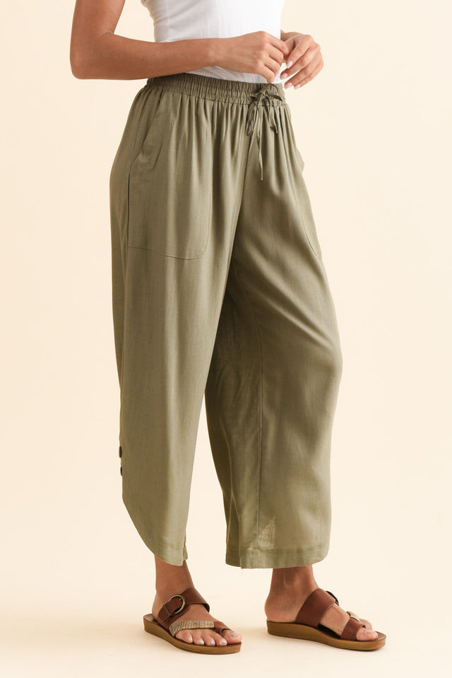 alt text|model:Brontie image 4