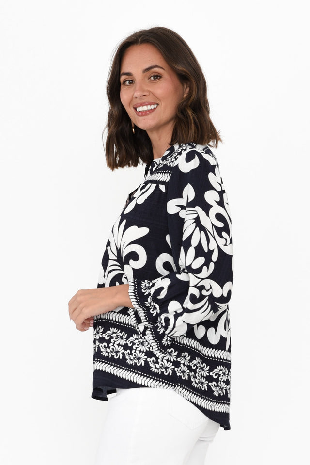 alt text|model:MJ image 3