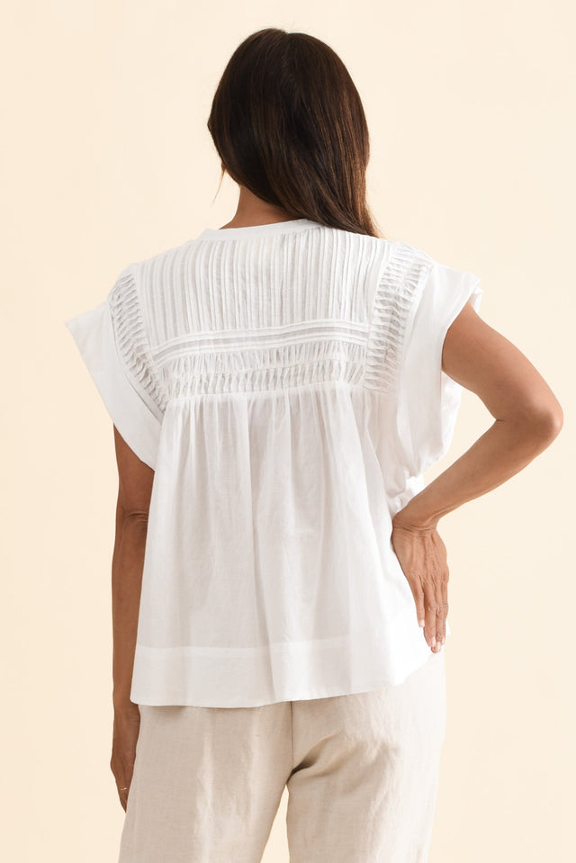 alt text|model:Cara image 5