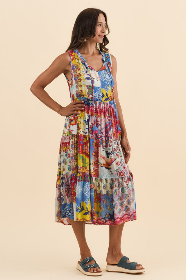 alt text|model:Cara image 4