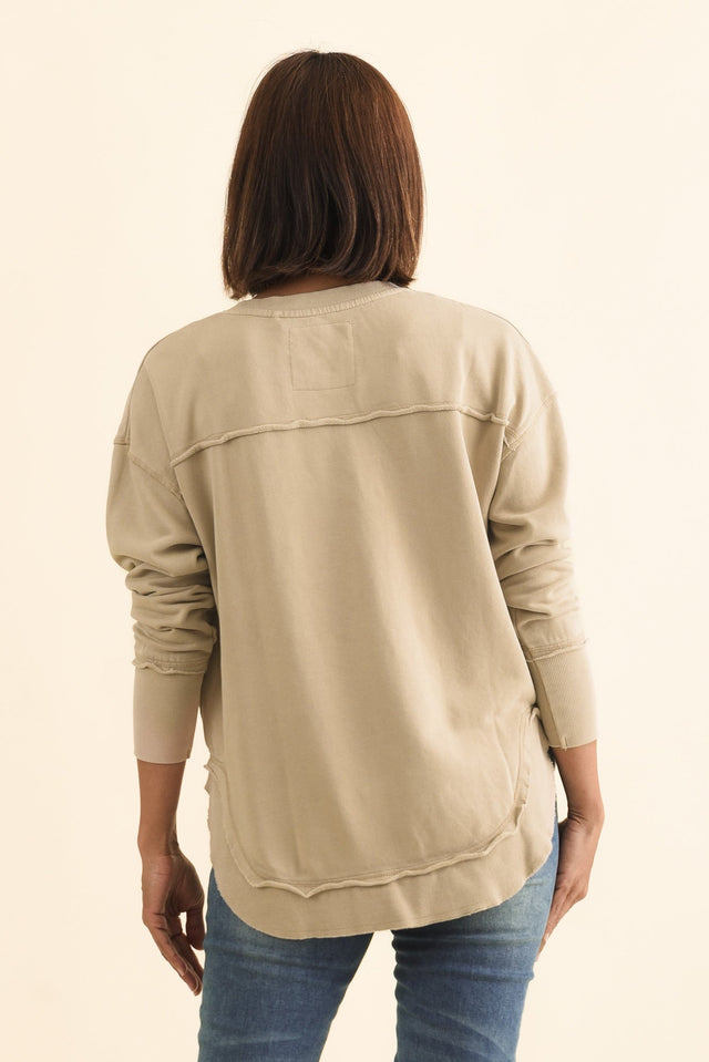 alt text|model:Cara image 5