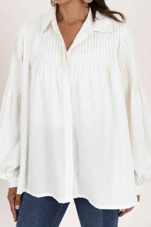 alt text|model:Cara image 6