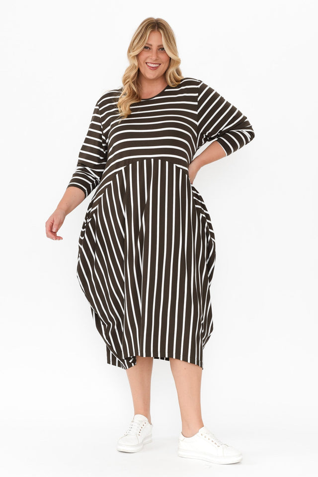 alt text|model:Caitlin image 7