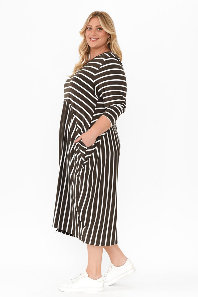 alt text|model:Caitlin image 8