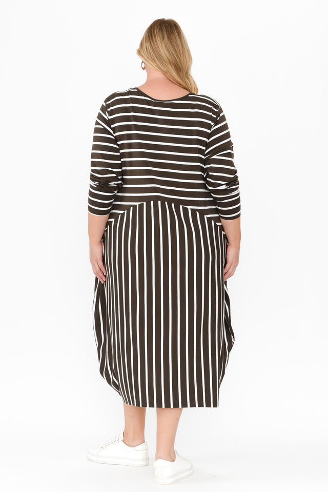 alt text|model:Caitlin image 9