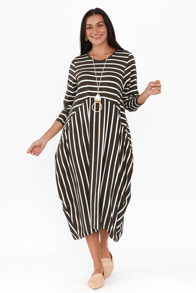 alt text|model:Brontie image 5