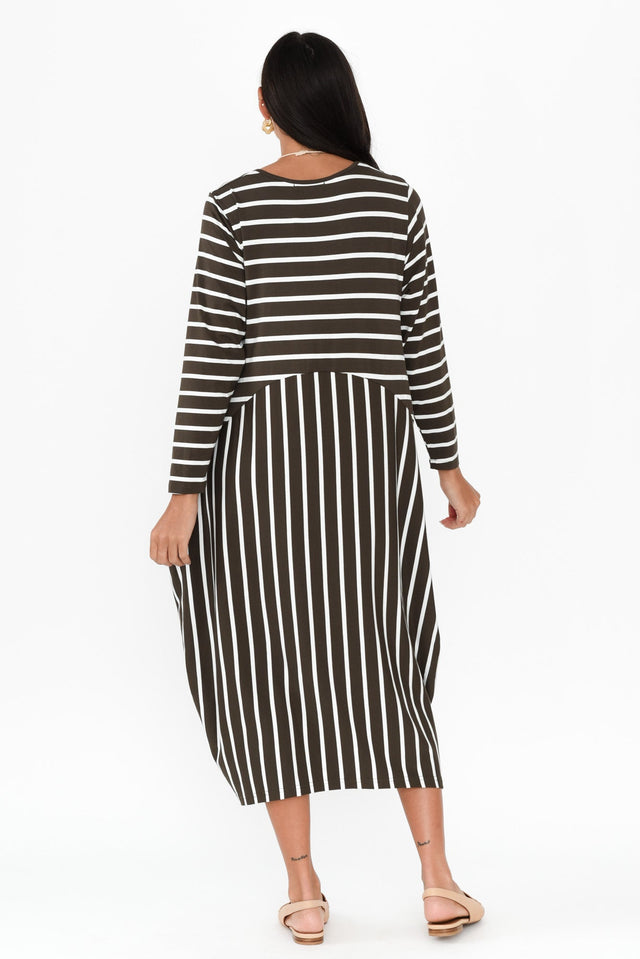 alt text|model:Brontie image 3