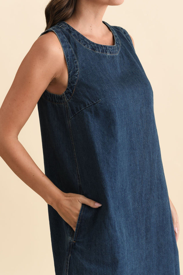 alt text|model:MJ image 5