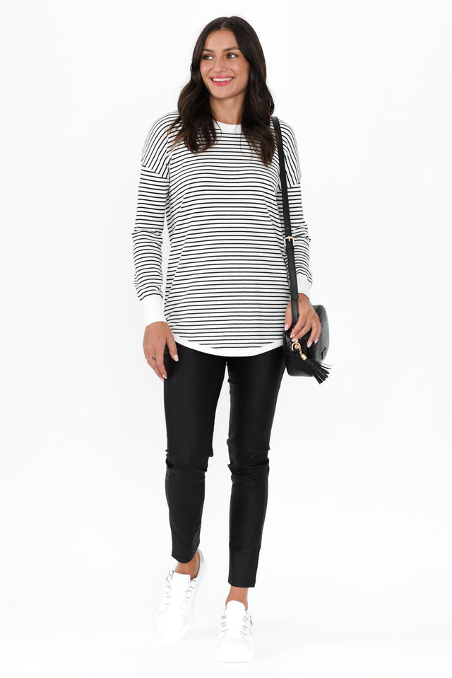 alt text|model:Brontie image 3