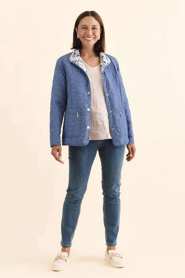 alt text|model:Cara image 7