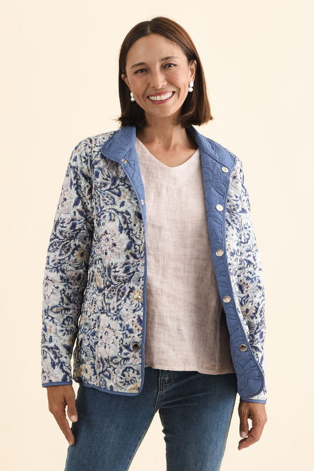 alt text|model:Cara image 1