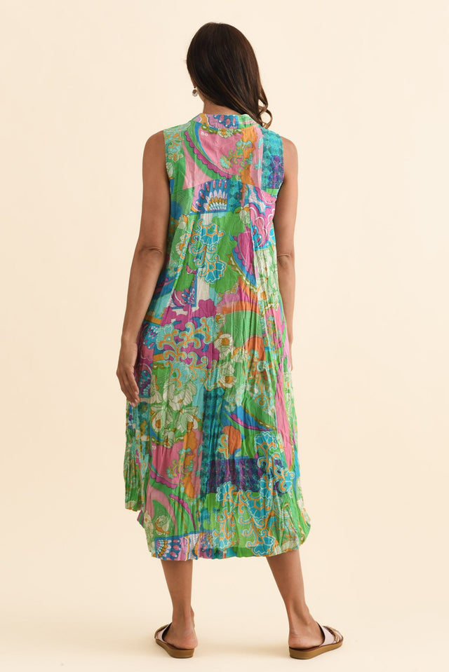 alt text|model:Cara image 4