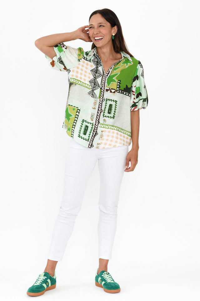 alt text|model:Cara image 3