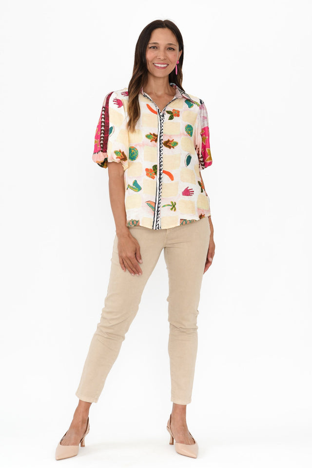 alt text|model:Cara image 7