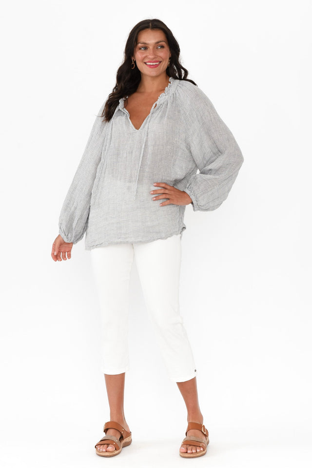 alt text|model:Brontie image 3