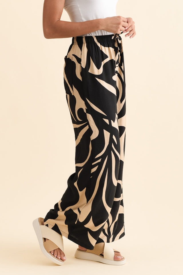 alt text|model:Brontie image 4