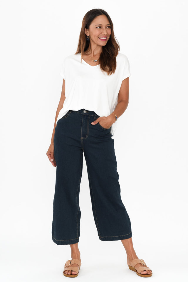 alt text|model:Cara image 5