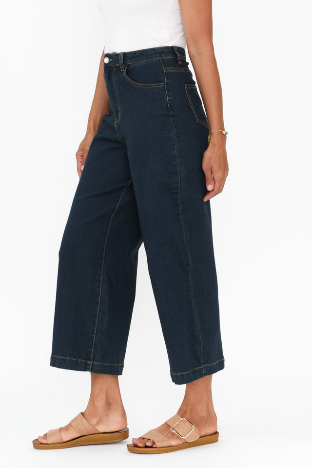 alt text|model:Cara image 7