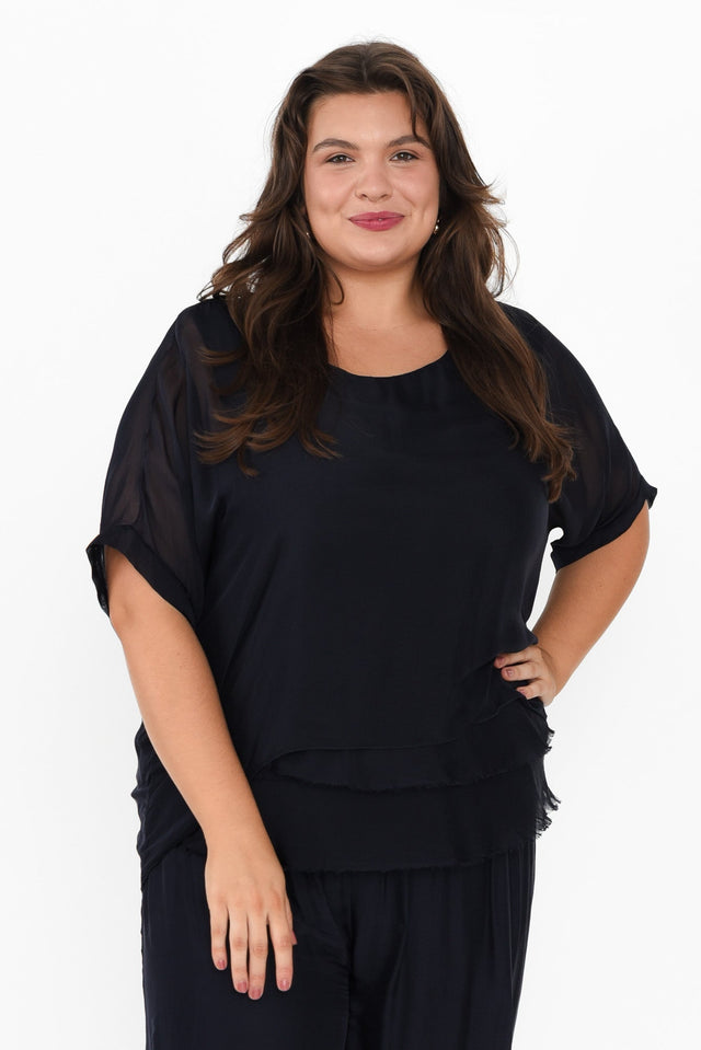 plus-size,curve-tops,plus-size-sleeved-tops,alt text|model:Gabby image 7