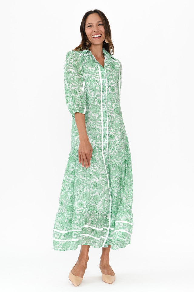 alt text|model:Cara image 3