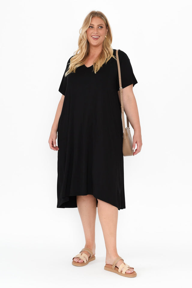 plus-size,curve-basics,curve-dresses,plus-size-sleeved-dresses,plus-size-below-knee-dresses,plus-size-bamboo-dresses,plus-size-basic-dresses,plus-size-summer-dresses,alt text|model:Caitlin image 9