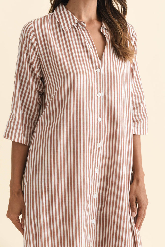 alt text|model:Cara image 6